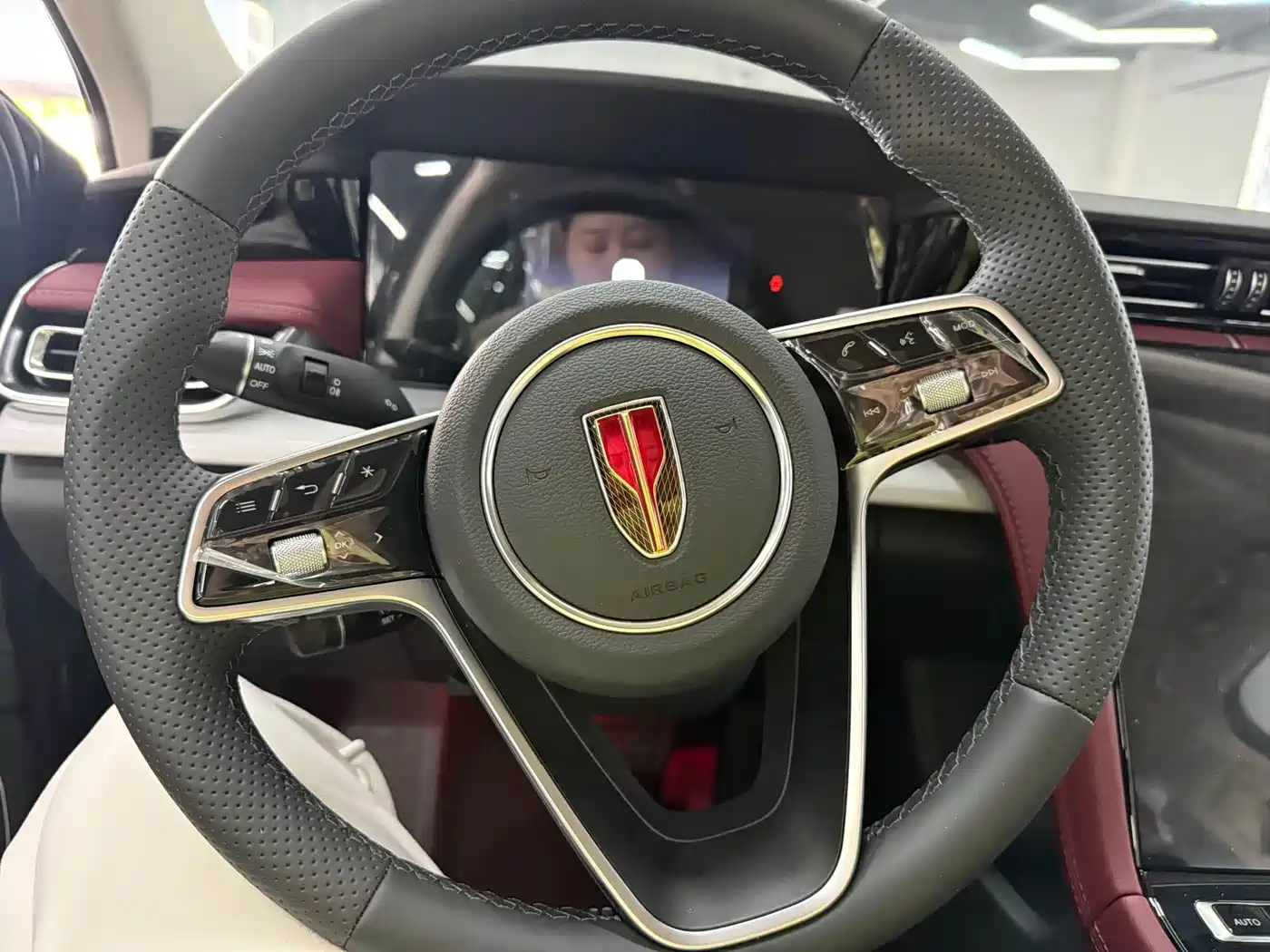 Hongqi H5 2025 1.5T HEV Qiyun 500,000 Units Commemorative Edition фото 6