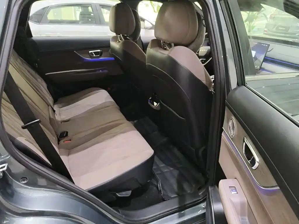 Chery Tiggo 8 PLUS 2024 2025 290TGDI DCT Premium 5-seater
