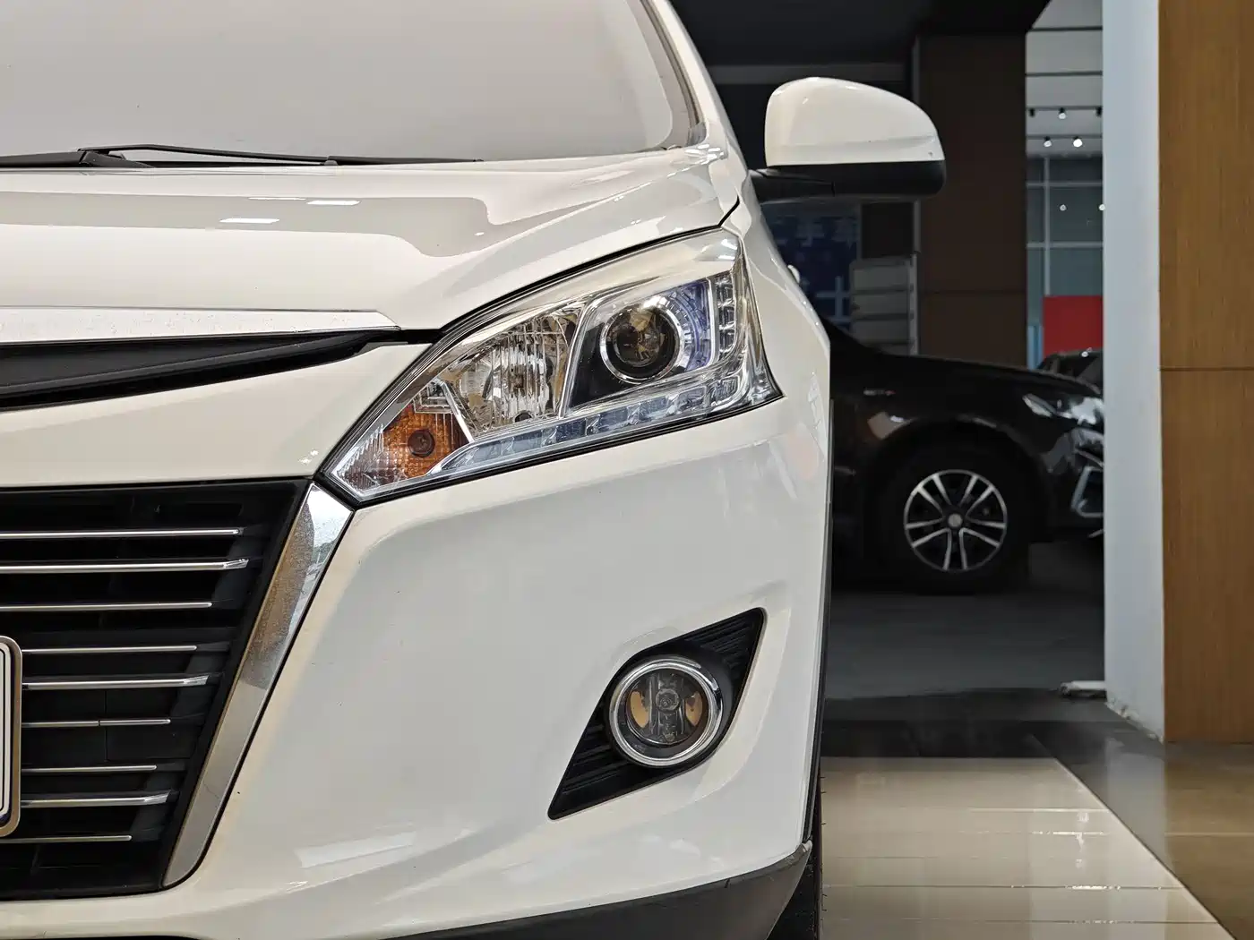 LUXGEN EXCELLENT 6 SUV