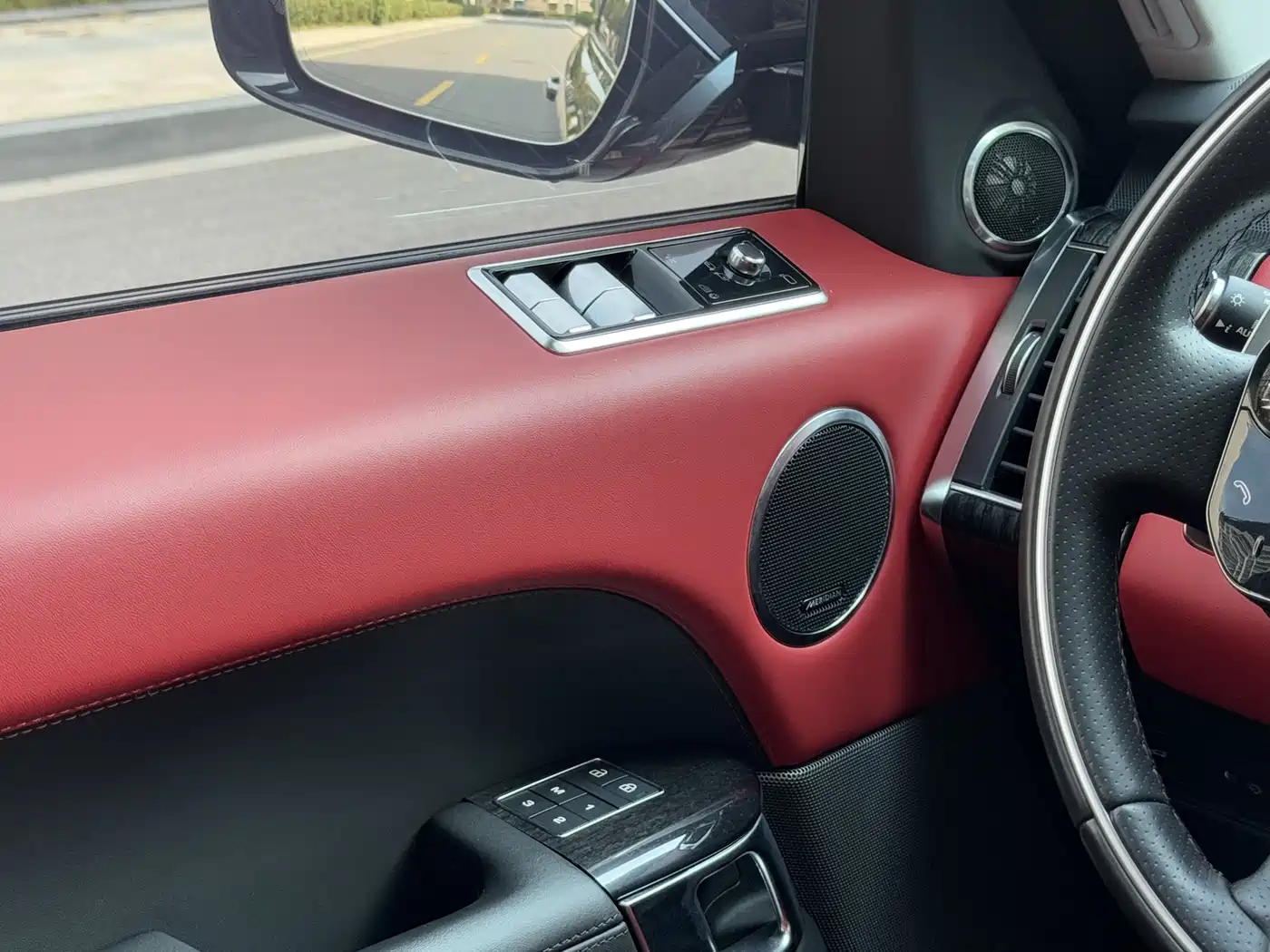 Land Rover Range Rover Sport 2022 3.0 L6 Gloss Black Edition фото 15