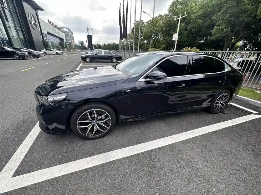BMW i5 2024 eDrive 35L M Sport Package фото 9