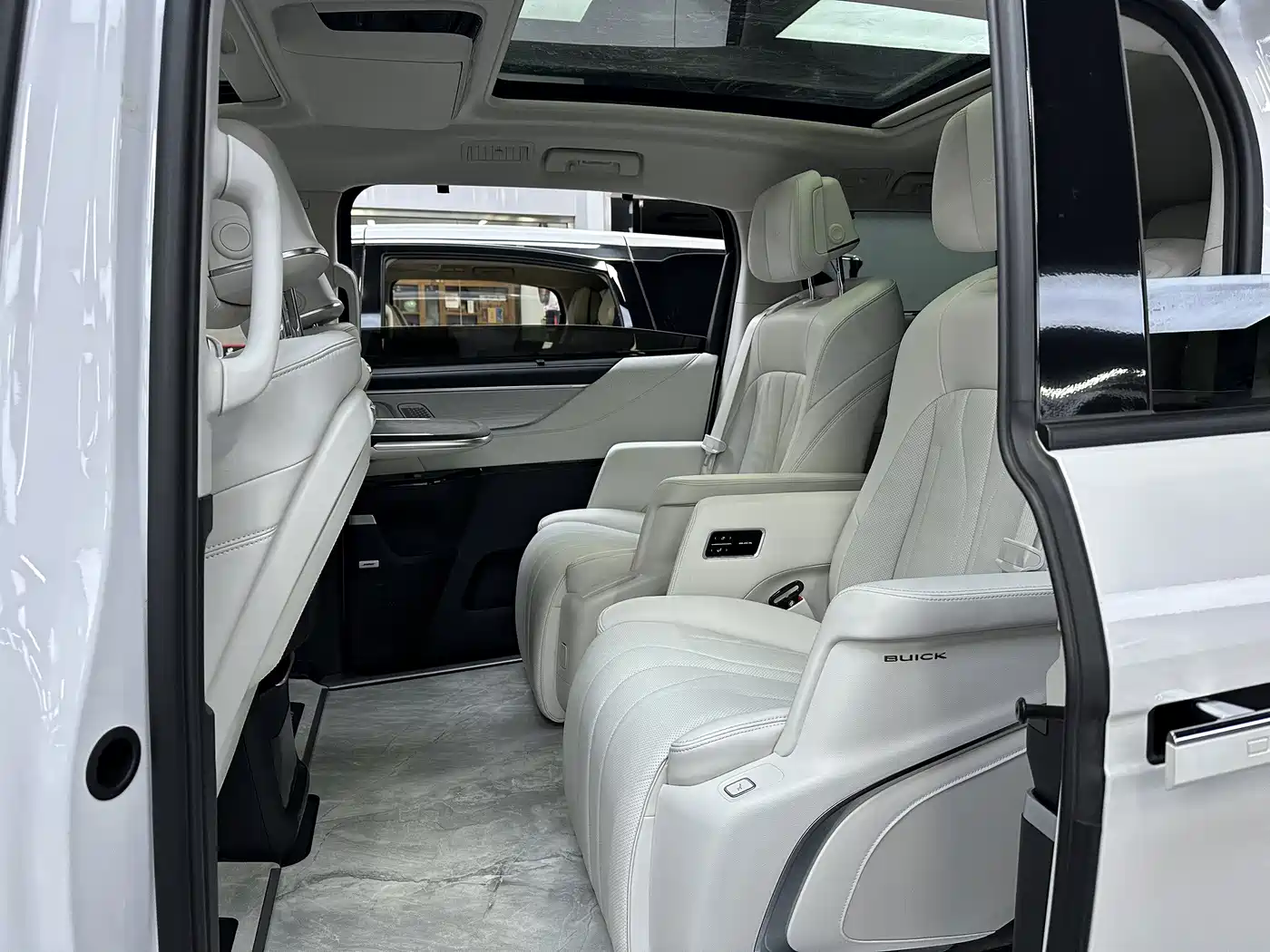 Фото 9 - Buick GL8