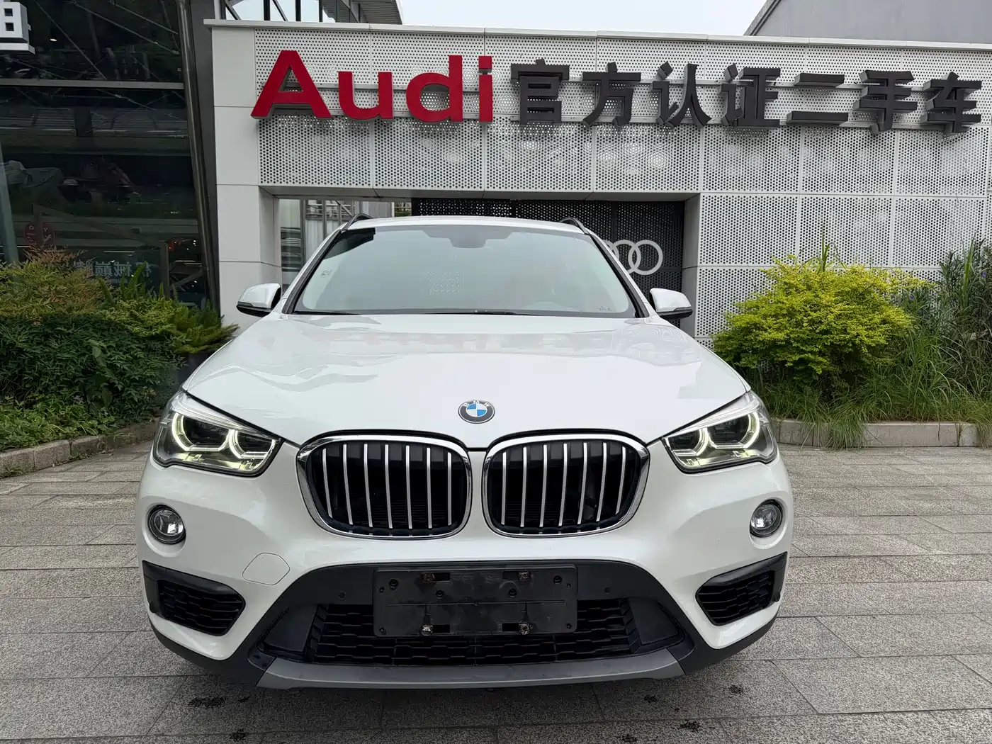 BMW X1 2016 sDrive18Li Premium Model фото 2