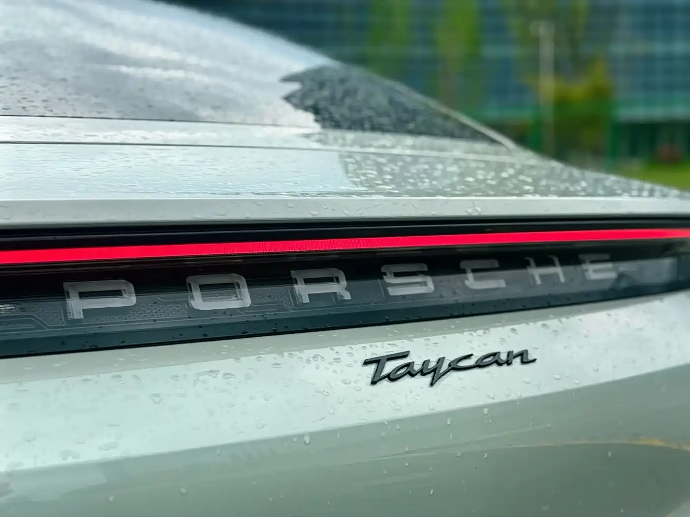 PORSCHE TAYCAN
