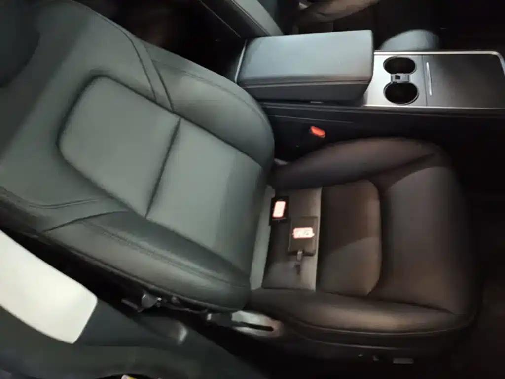 Фото 25 - Tesla Model Y