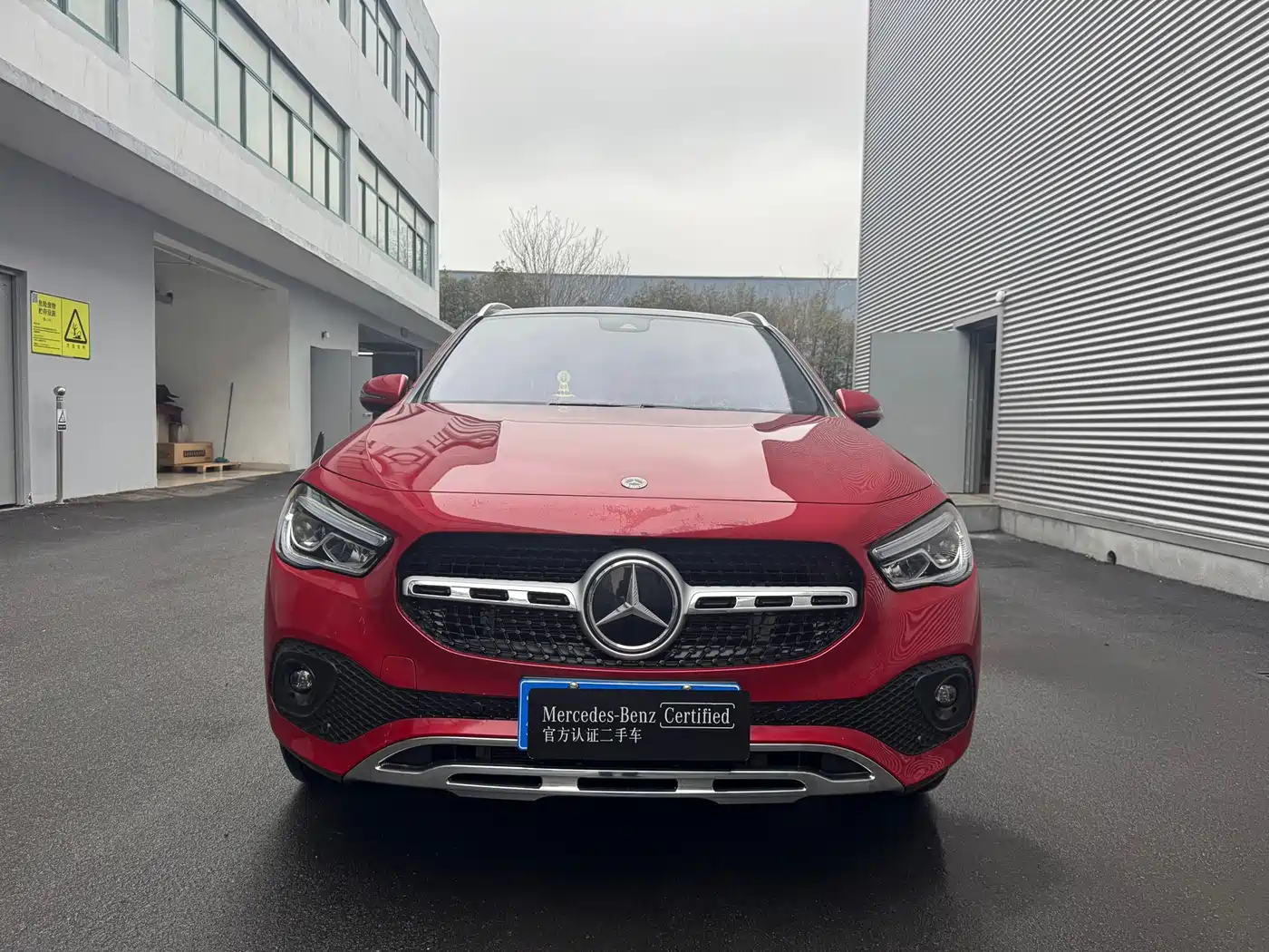 MERCEDES-BENZ GLA