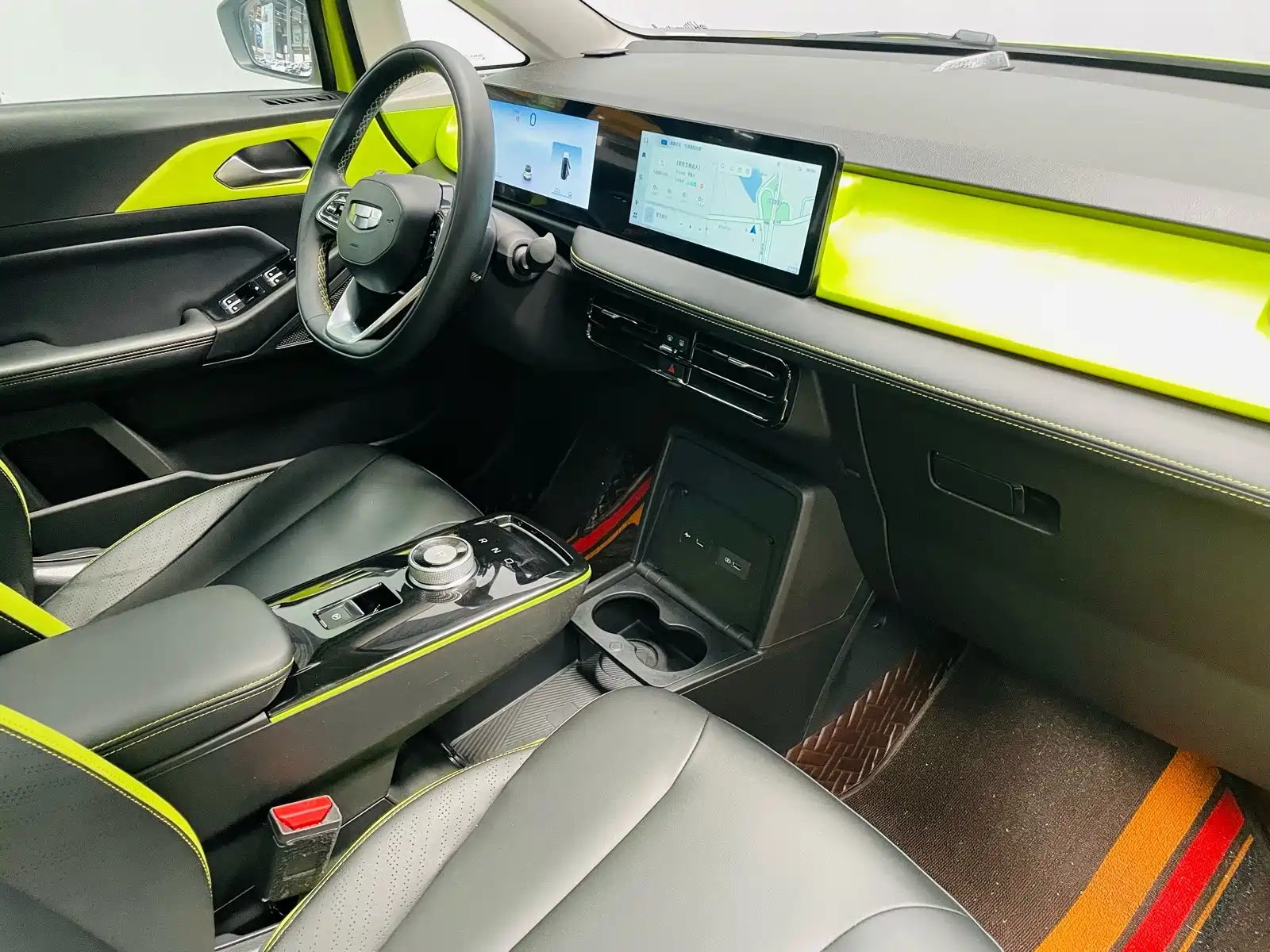 Фото 21 - Geely Geometry E Firefly