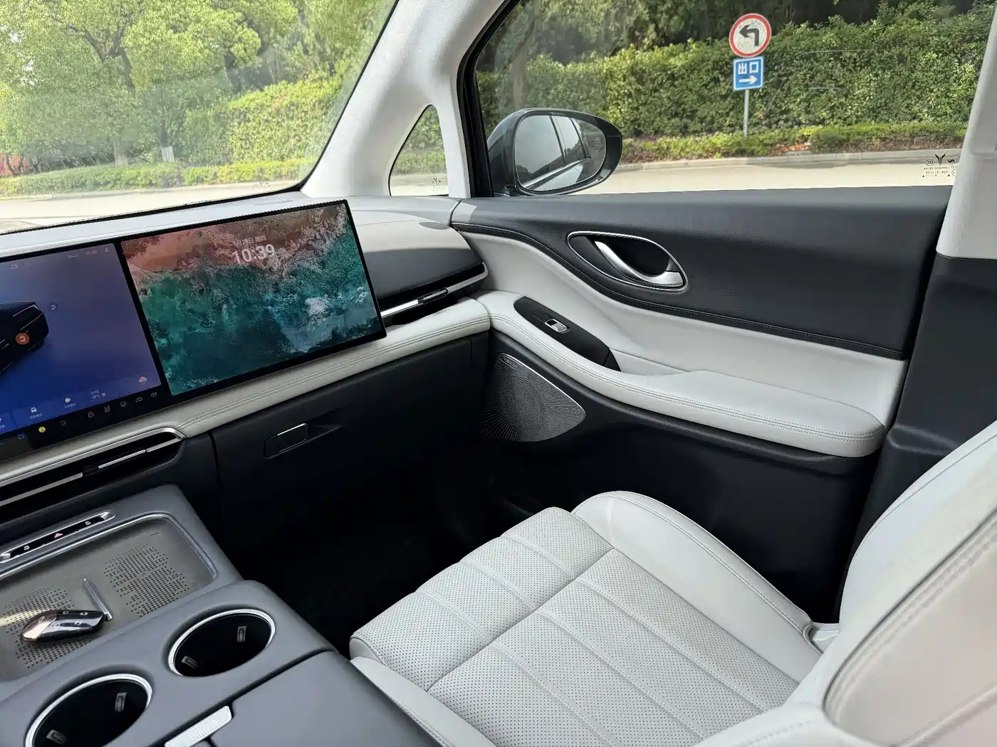 Voyah Auto Voyah Dreamer 2025 PHEV AWD Flagship Kunpeng Edition фото 6