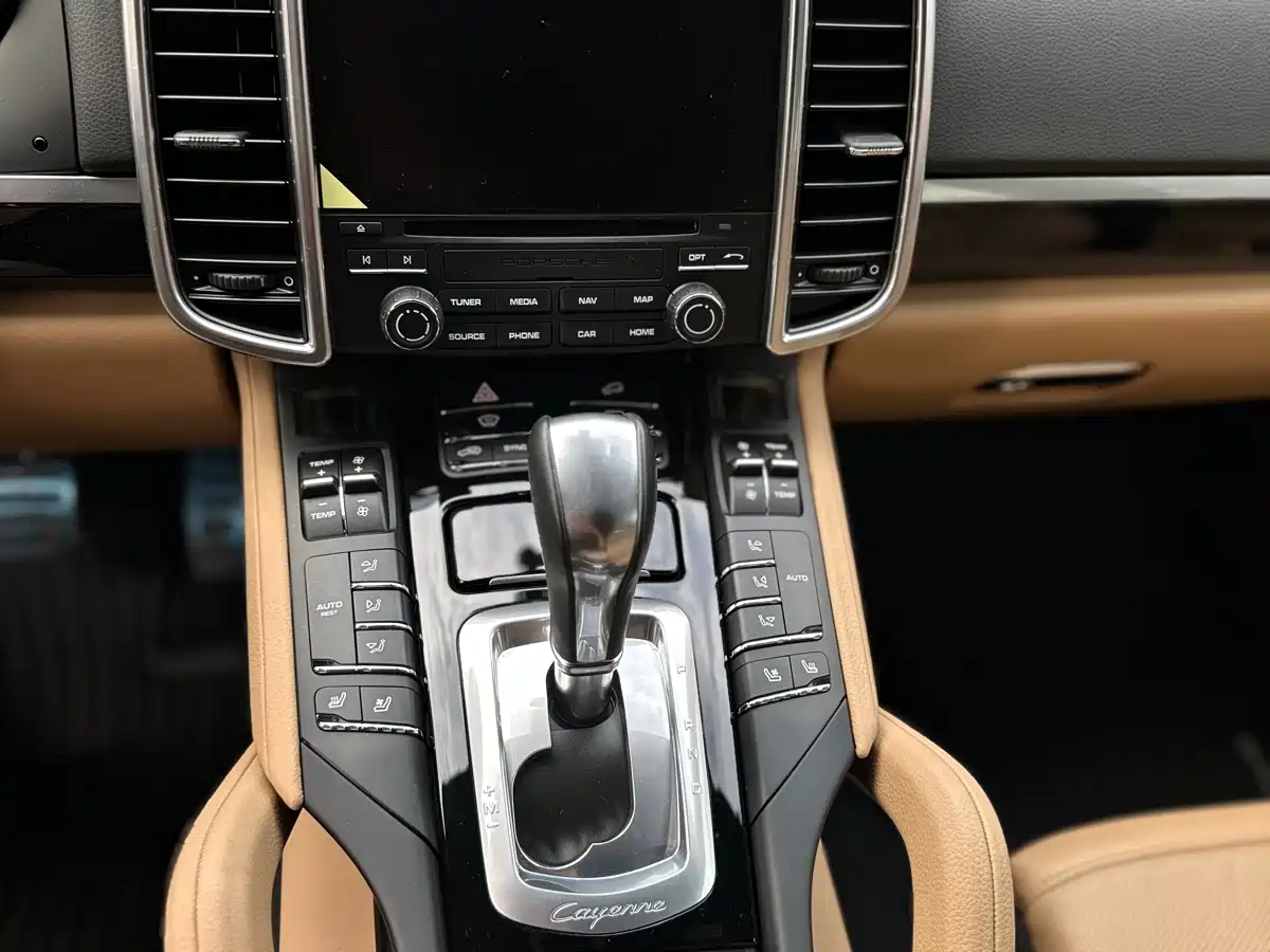Porsche Cayenne New Energy 2016 Cayenne S E-Hybrid 3.0T фото 9