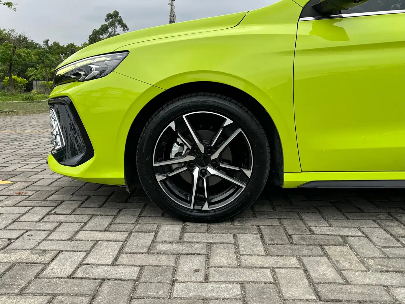 GEELY AUTOMOBILE BINRUI