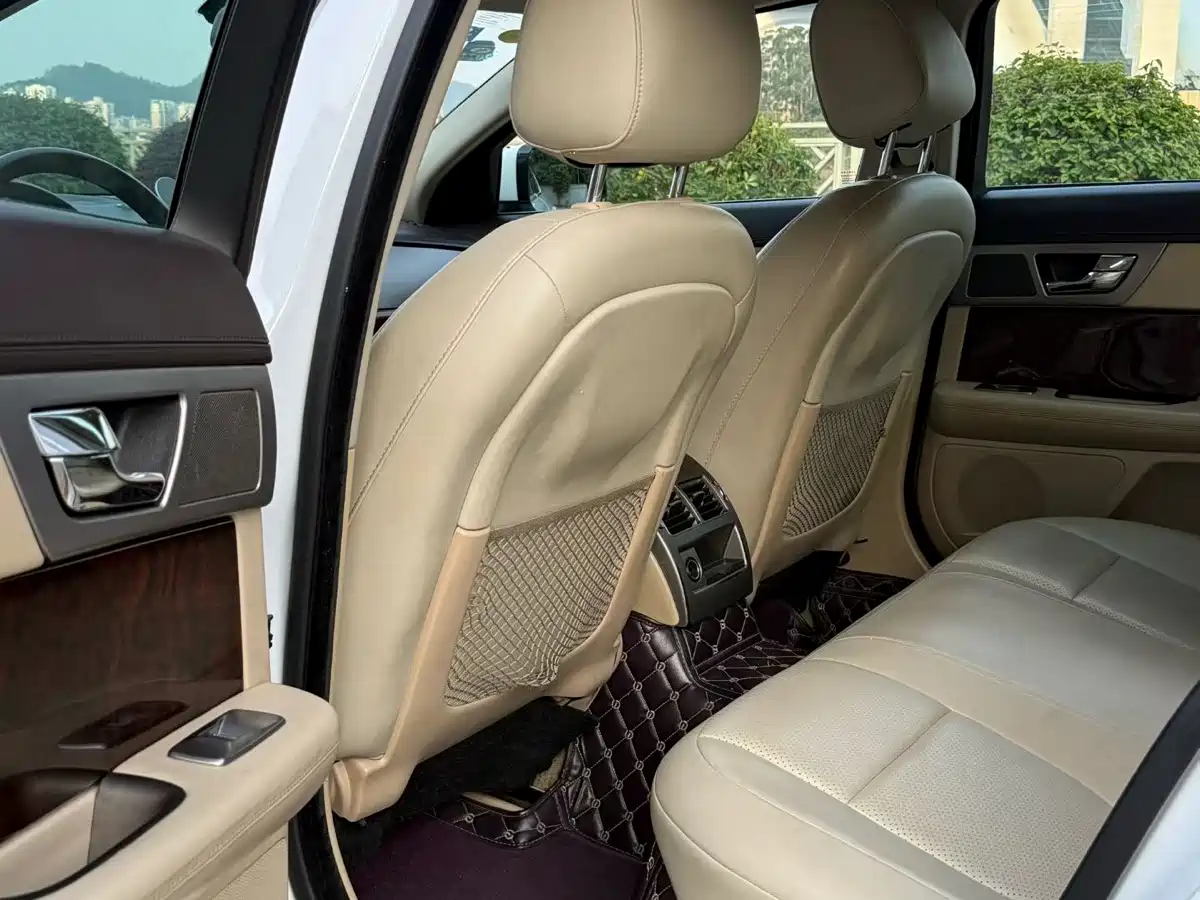 Jaguar XF 2011 2009 Model XF 3.0L V6 Luxury Edition
