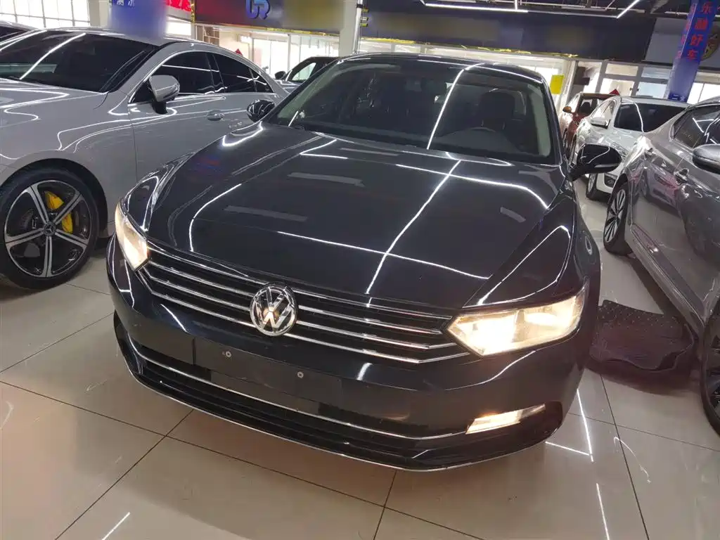 Volkswagen Magotan 2018 330TSI DSG Leading фото 3