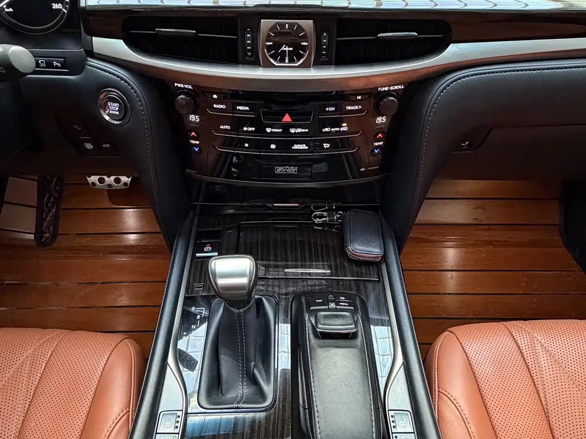 Lexus LX 2019 570 Peak Special Edition фото 7