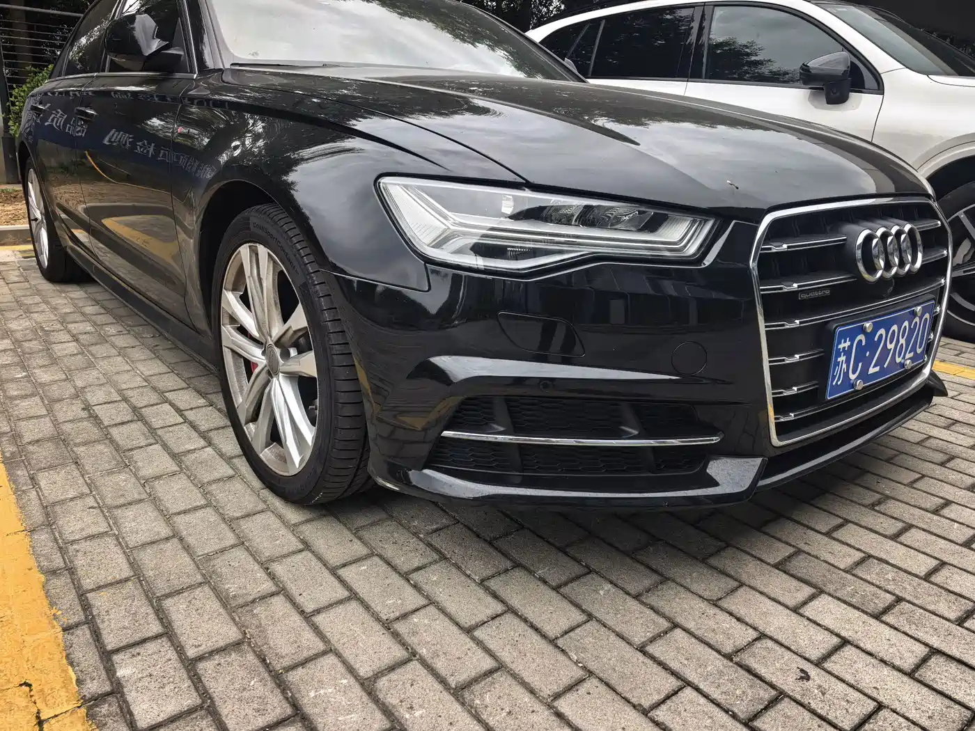 Фото 9 - Audi A6L