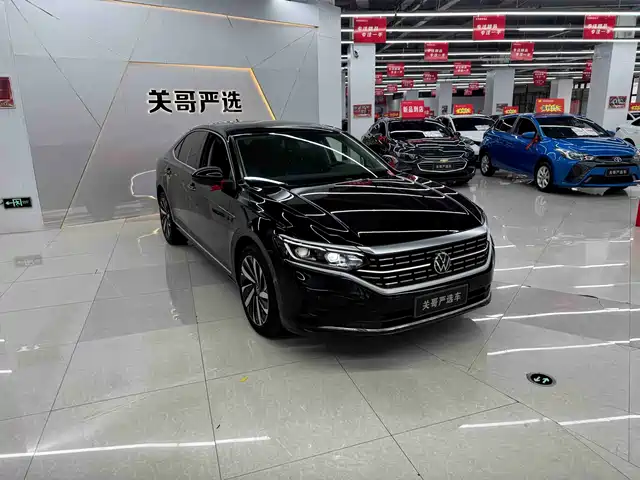  Volkswagen Passat 2022 330TSI Luxury Edition