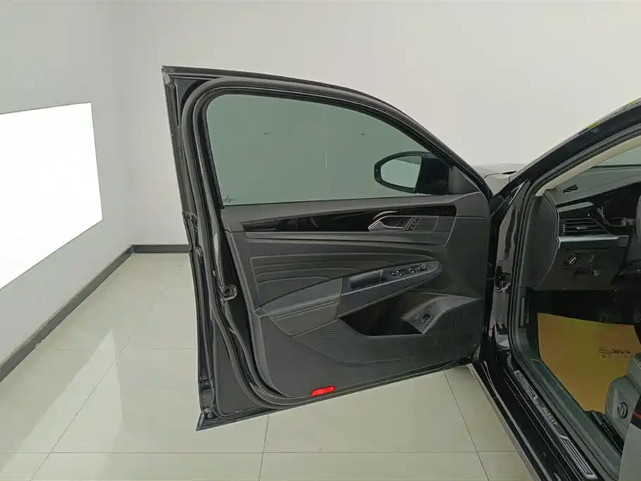 Volkswagen Passat 2023 Facelift 330TSI Starlight Elite Edition фото 7