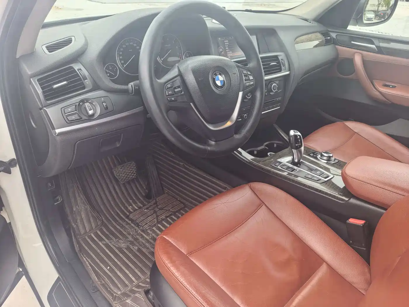 BMW X3 (Import) 2012 xDrive28i Leading Edition фото 4