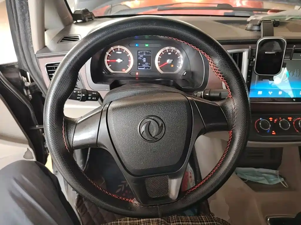 Photo 7 - Dongfeng Fengxing Lingzhi