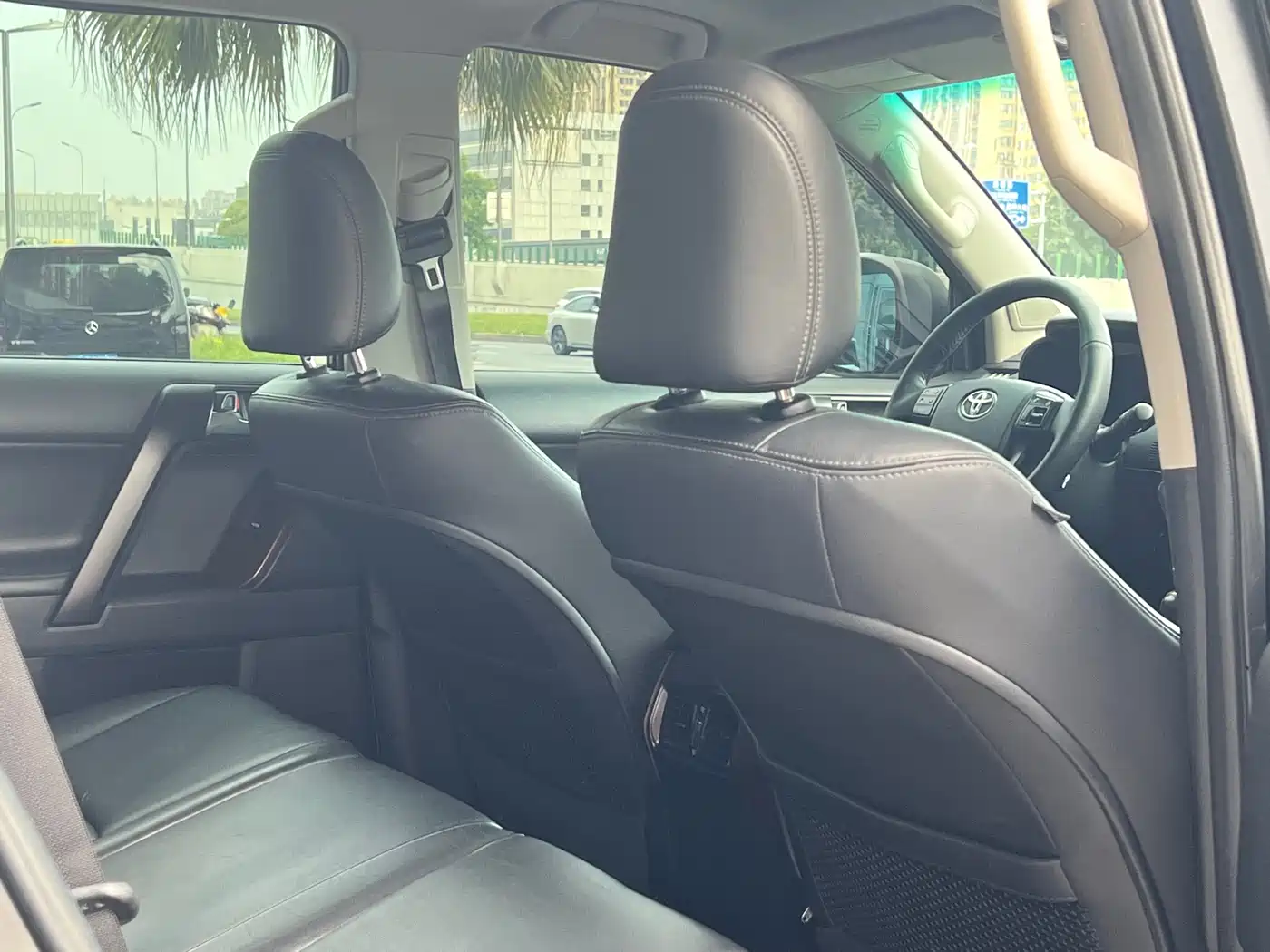 Toyota Prado 2014 4.0L Automatic TX-L фото 10