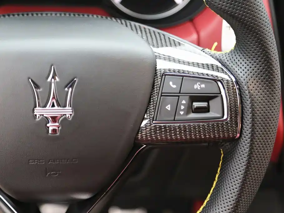 Photo 18 - Maserati Levante