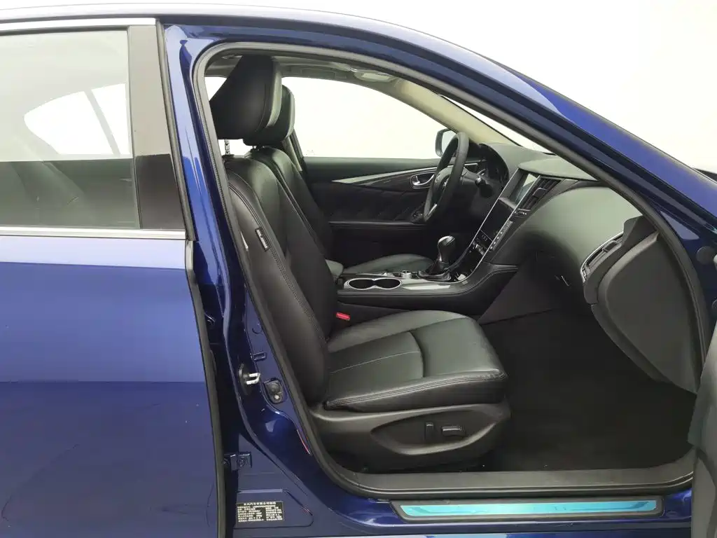 Фото 23 - Infiniti Q50L