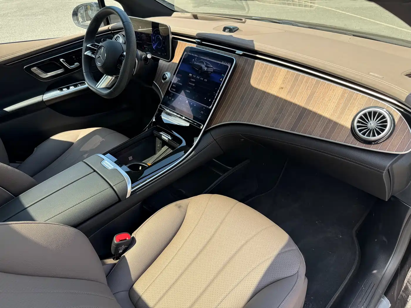 Mercedes-Benz EQE 2025 2025 Model 500 4MATIC Luxury Edition
