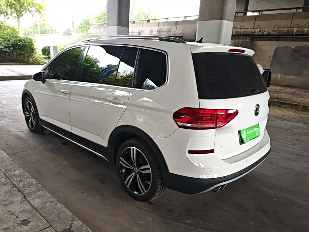 Volkswagen Touran 2020 2018 Touran L 280TSI DSG Cross Edition 6-seater China VI