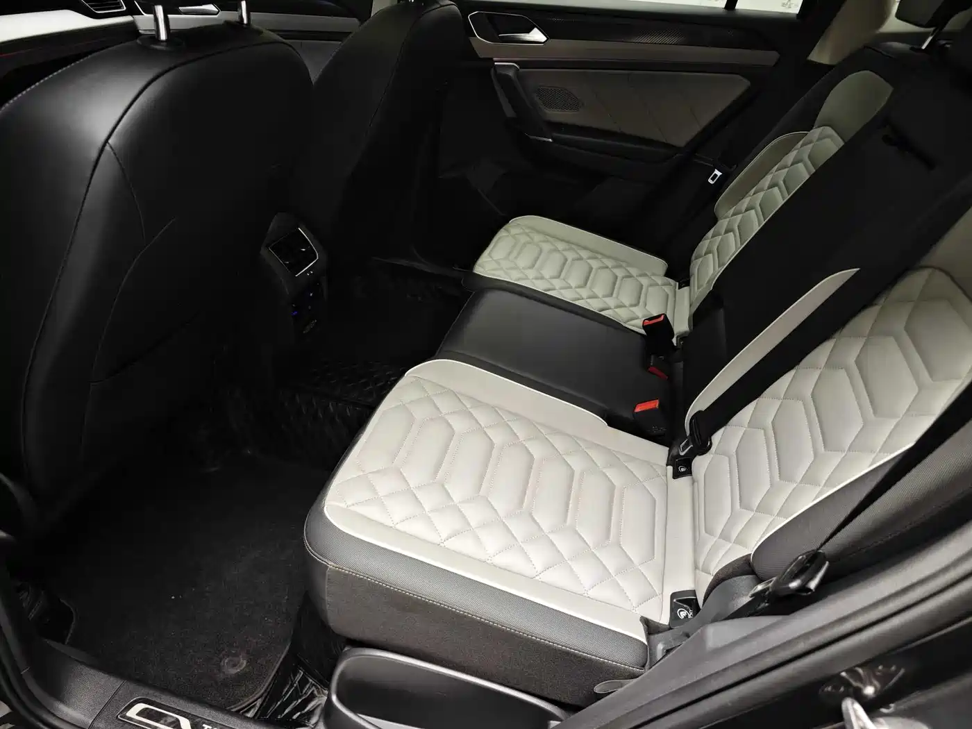 Volkswagen Tayron 2024 330TSI 2WD Luxury Plus Advanced фото 11