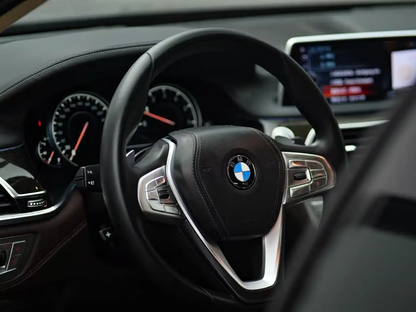 BMW 7 Series 2016 740Li Leading Edition фото 6