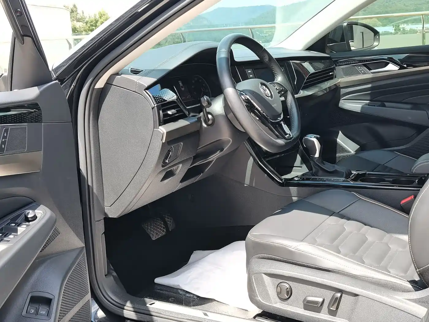 Volkswagen Passat New Energy 2019 430PHEV Hybrid Elite Edition фото 8