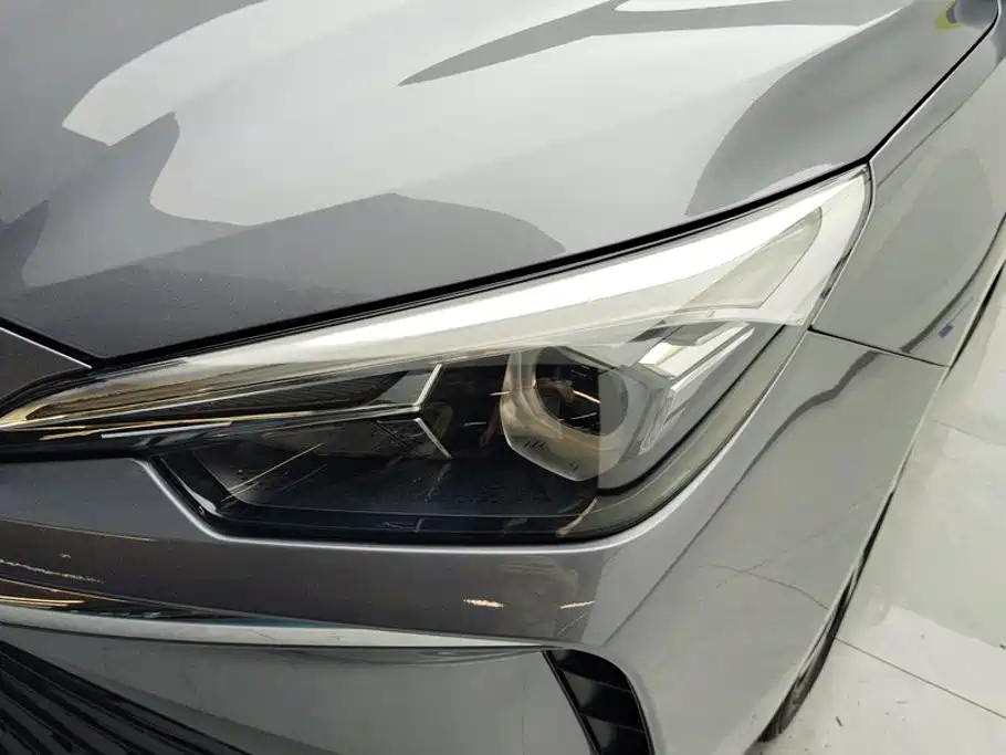 Фото 5 - Roewe i5