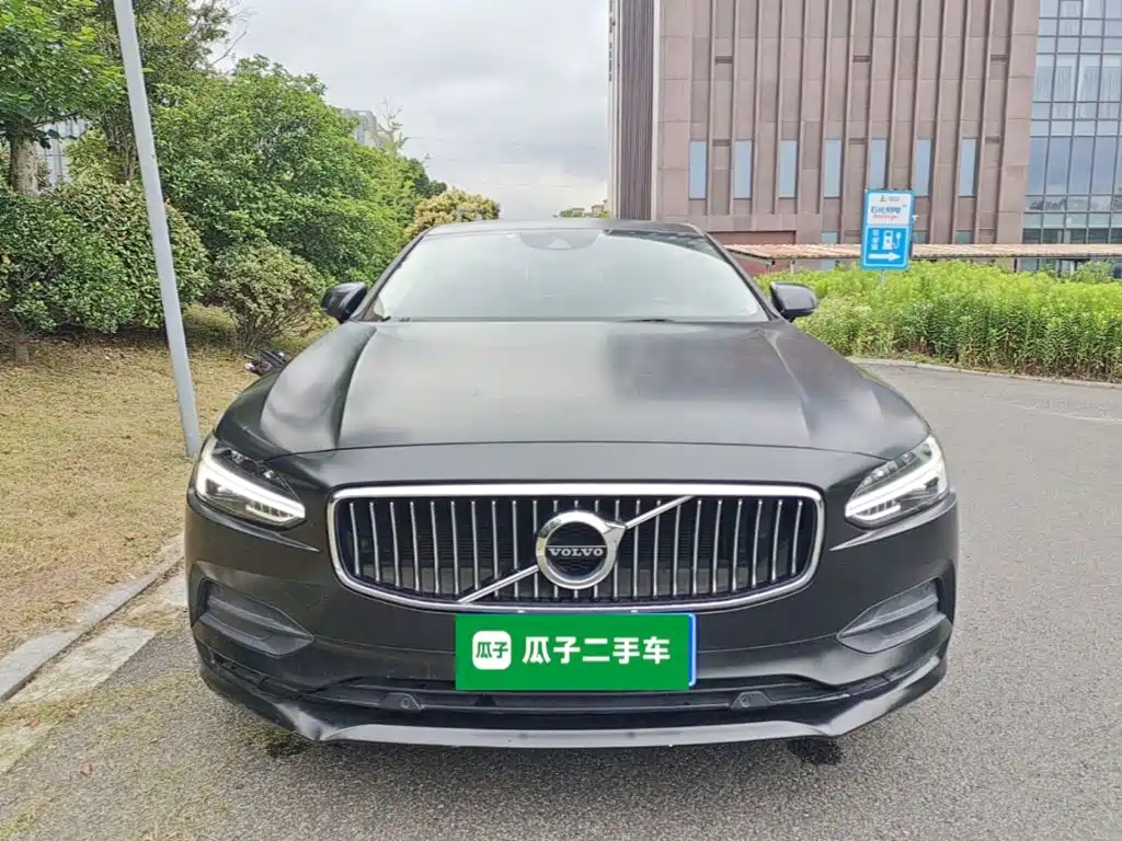 Фото 3 - Volvo S90