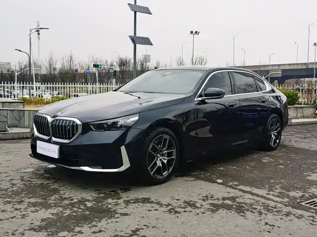 BMW i5 2024 eDrive 35L Luxury Package