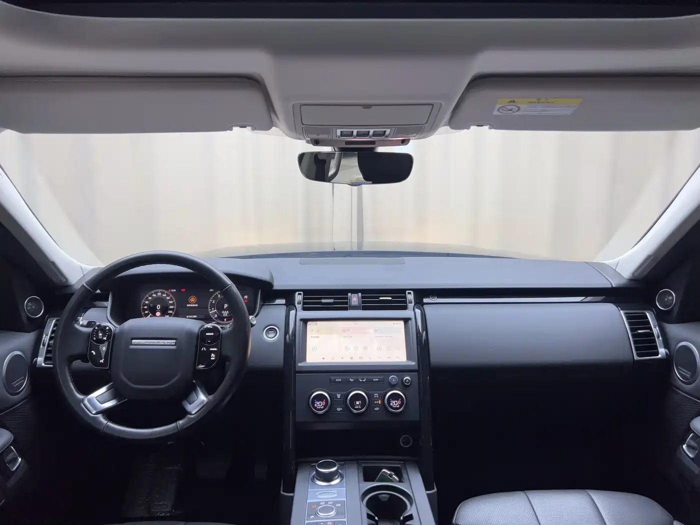 Land Rover Discovery 2020 2.0T SE фото 10