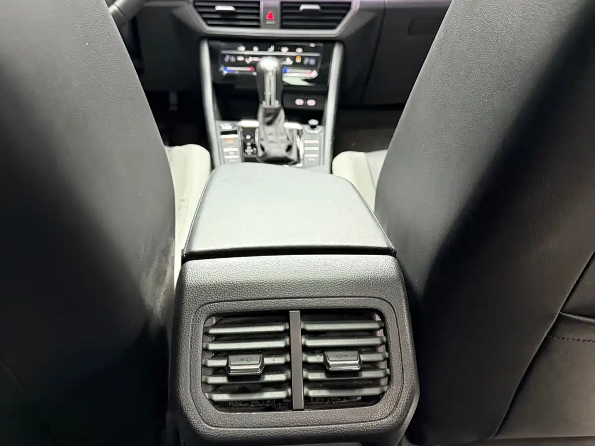 Volkswagen Bora 2023 280TSI DSG Prestige Edition фото 14