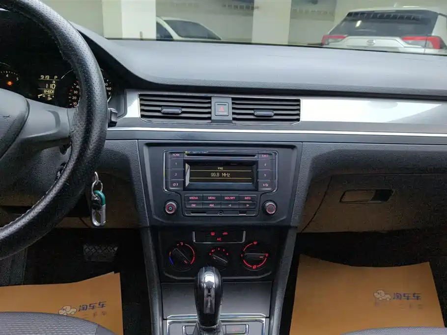 Volkswagen Bora 2018 1.5L Automatic Fashion фото 13