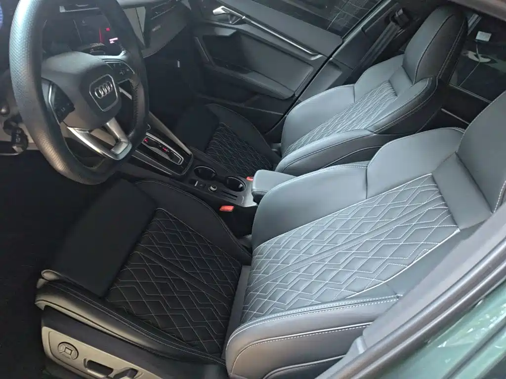 Audi A3 2026 2025 Sportback 35TFSI Flying Premium