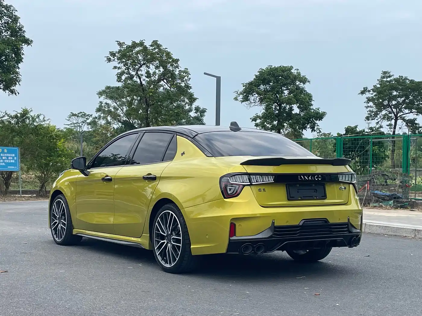 Lynk & Co 03 2021 03+ 2.0TD Auto Wind Rider Edition фото 17