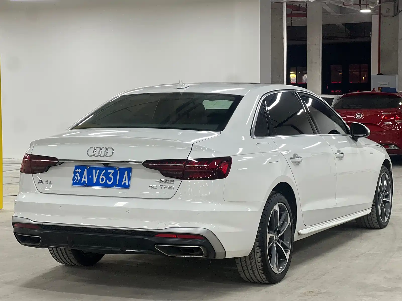 Фото 15 - Audi A4L