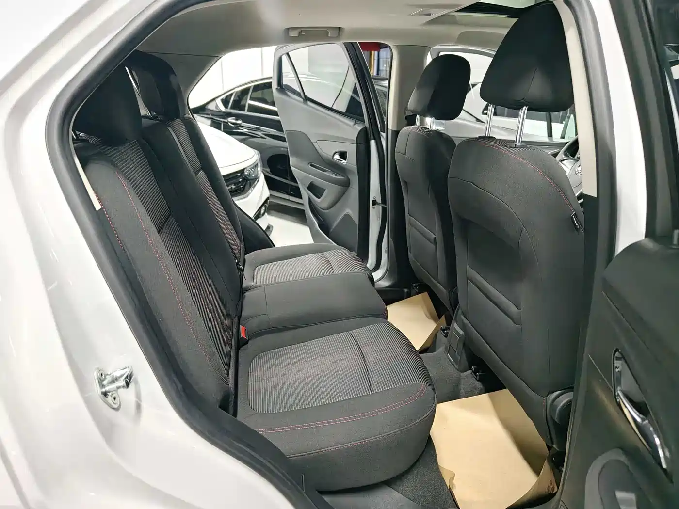 Buick Encore 2016 18T Automatic 2WD Urban Leading фото 9