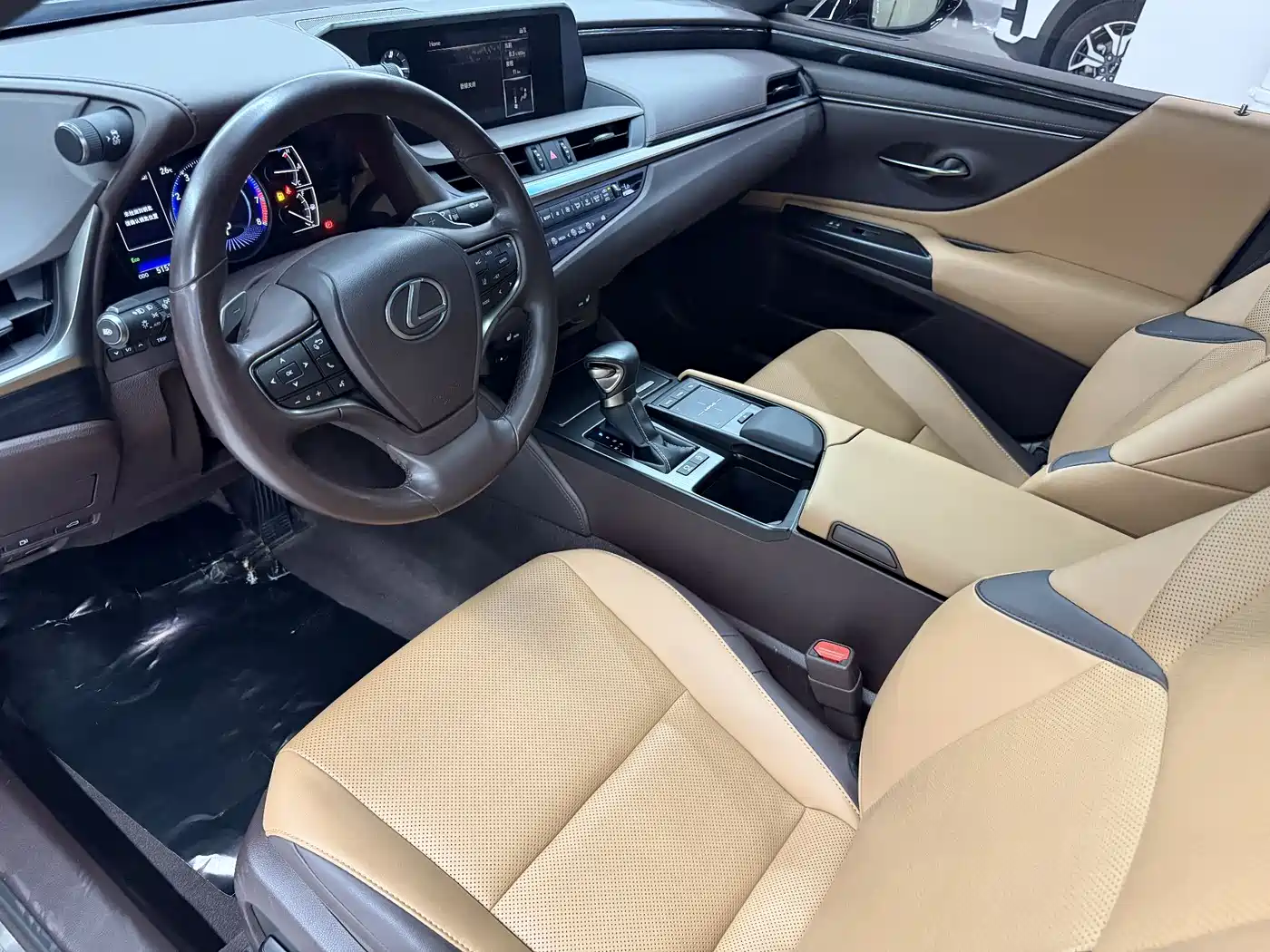 Lexus ES 2020 200 Excellence фото 15