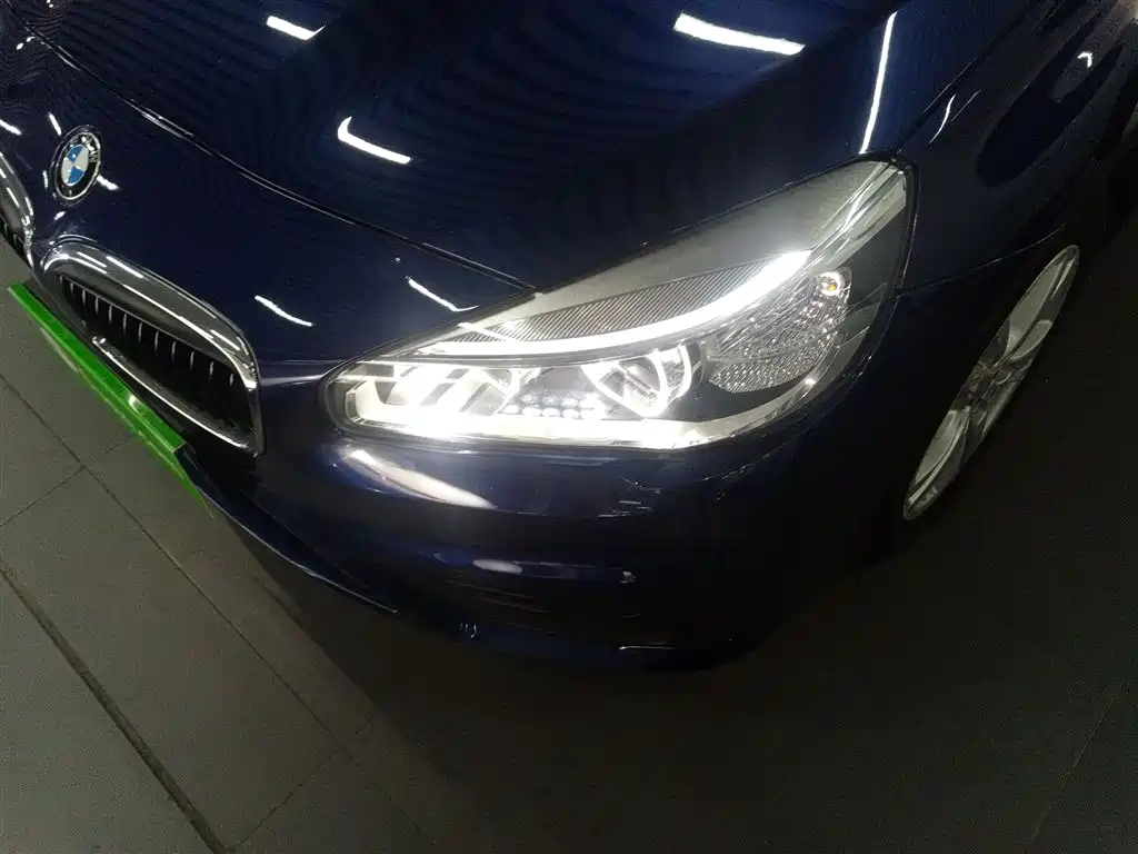 BMW 2 Series Touring 2016 218i Leading фото 18