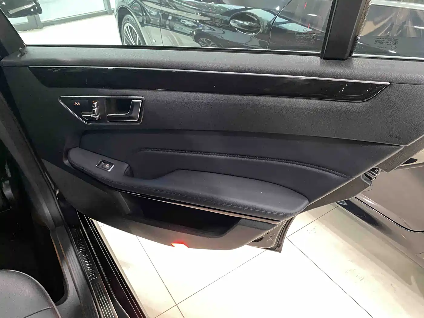 Mercedes-Benz E-Class 2015 E 200 L Sport фото 15