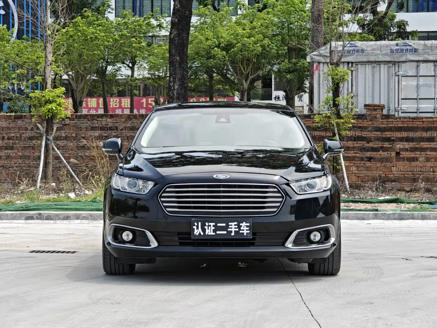 Фото 2 - Ford Taurus