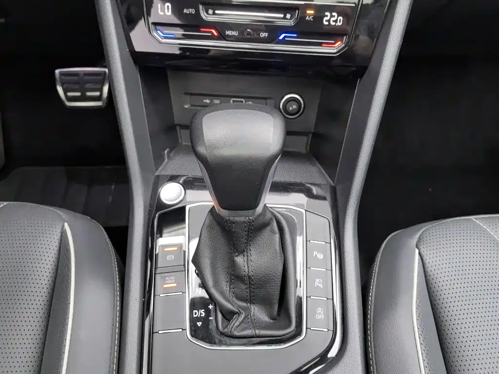Фото 13 - Volkswagen Tiguan L