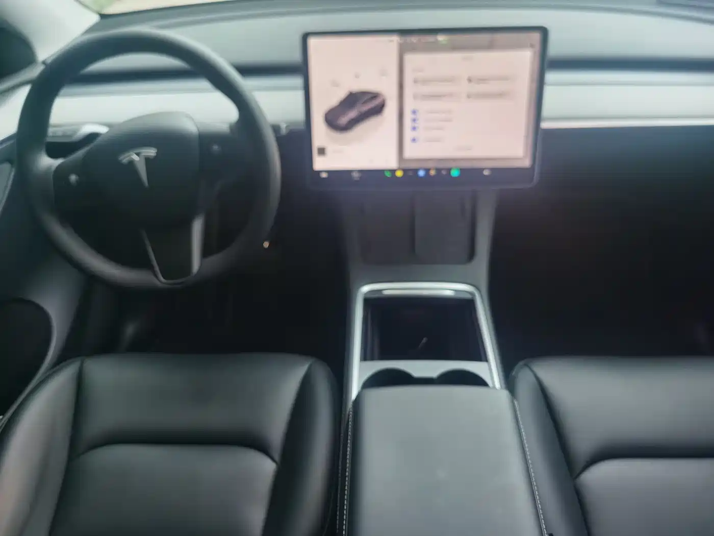 TESLA MODEL Y