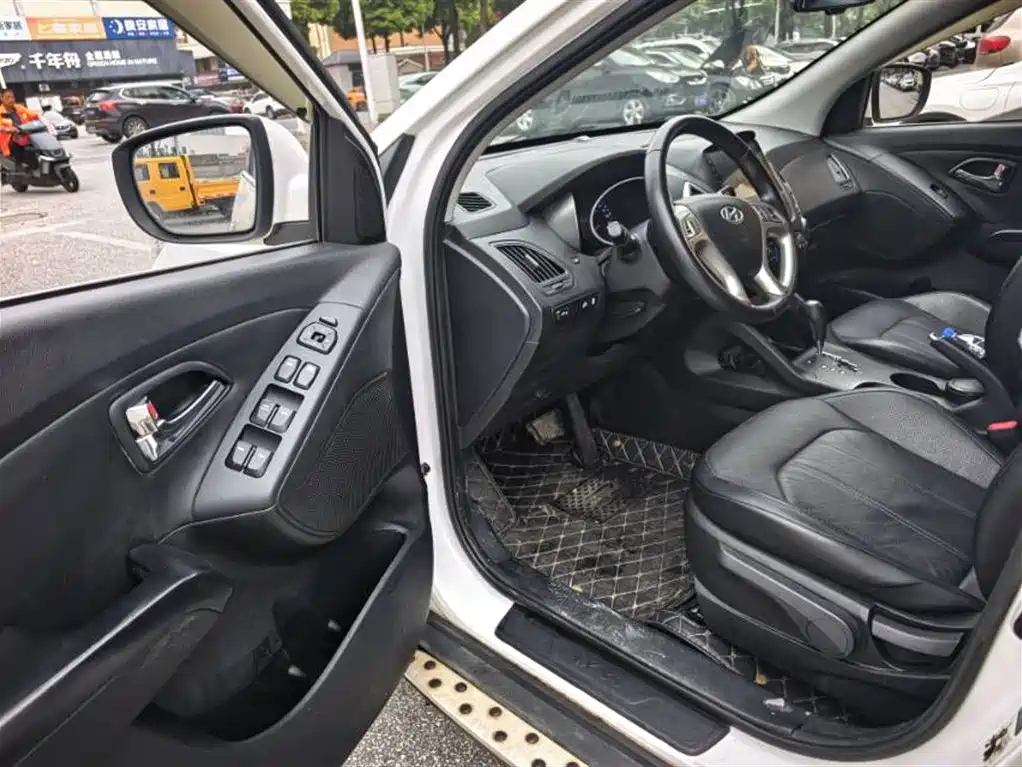 Hyundai Beijing Hyundai ix35 2013 2.0L Auto 2WD Smart GLS China IV фото 4