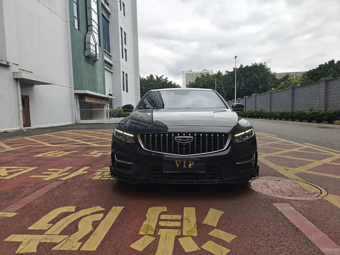 Фото 2 - Geely Preface
