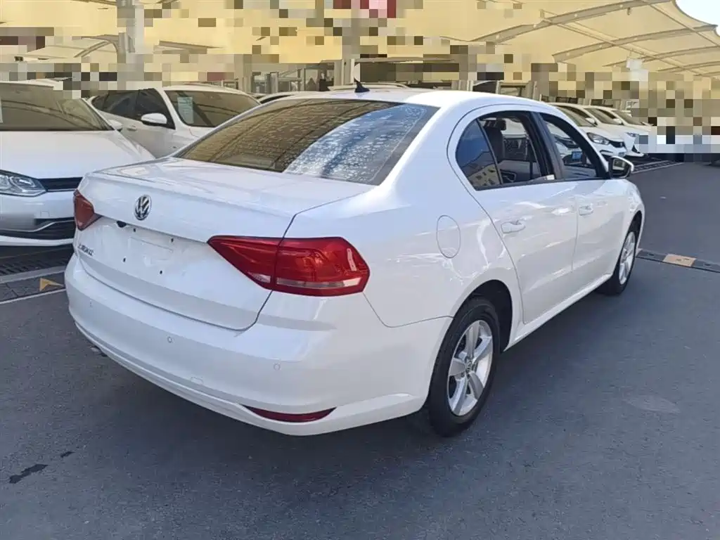 Volkswagen Lavida 2015 1.6L Manual Trend Edition фото 7