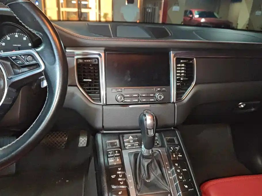 Porsche Macan 2017 Macan 2.0T фото 13